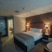 Rooms & Suites